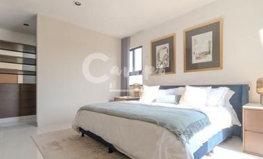 Casa de 2 pisos, 3 recamaras en privada en Conkal Yucatan  Entrega inmediata