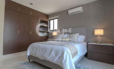 Casa de 2 pisos, 3 recamaras en privada en Conkal Yucatan  Entrega inmediata