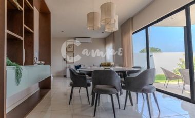 Casa de 2 pisos, 3 recamaras en privada en Conkal Yucatan  Entrega inmediata