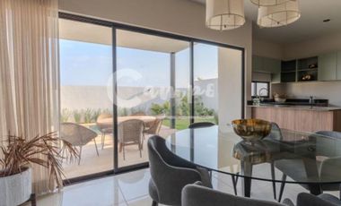 Casa de 2 pisos, 3 recamaras en privada en Conkal Yucatan  Entrega inmediata