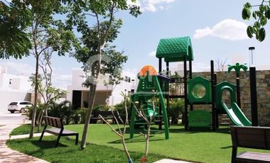 Casa de 2 pisos, 2 recamaras en privada en Conkal Yucatan  Entrega inmediata