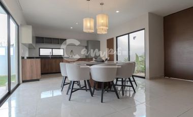 Casa de 1 piso, 2 recamaras en privada en Conkal Yucatan  Entrega inmediata