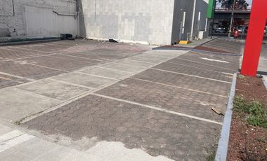 Se RENTA magnifico TERRENO sobre Av. ERMITA Iztapalapa. 1,100m2.