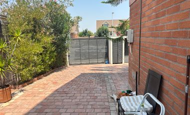 CASA FAMILIAR CON PISCINA EN EXCLUSIVO SECTOR DE LA FLORIDA