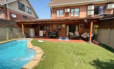 CASA FAMILIAR CON PISCINA EN EXCLUSIVO SECTOR DE LA FLORIDA