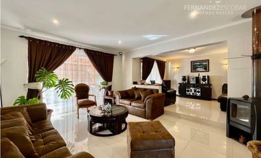 RINCONADA - VENDE CASA DOS PISOS 4D 4B PISICNA - COND. EL GOLF