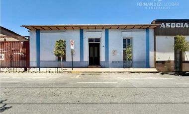 LOS ANDES - VENDE PROPIEDAD CON BUEN TERRENO DE 766m2 EN PLENO CENTRO