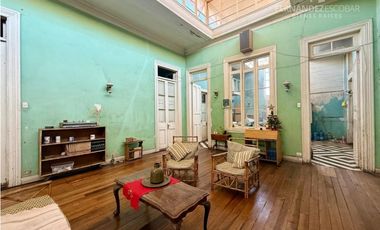 LOS ANDES - VENDE PROPIEDAD CON BUEN TERRENO DE 766m2 EN PLENO CENTRO