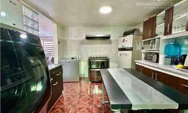 SAN FELIPE - VENDE CASA DE DOS PISOS 2D 1B 2E VILLA LA ESTANCIA
