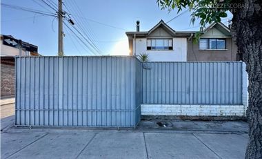 SAN FELIPE - VENDE CASA DE DOS PISOS 2D 1B 2E VILLA LA ESTANCIA