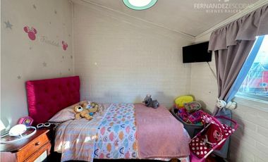SAN FELIPE - VENDE CASA DE DOS PISOS 2D 1B 2E VILLA LA ESTANCIA