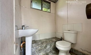 CALLE LARGA - VENDE TERRENO CON TALLER Y OFICINAS - PEDRERO