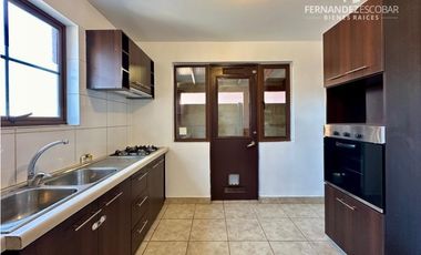 SAN ESTEBAN - VENDE CASA 5D 3B PISCINA - COND. ALTO SAN ESTEBAN