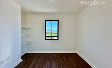 SAN ESTEBAN - VENDE CASA 5D 3B PISCINA - COND. ALTO SAN ESTEBAN