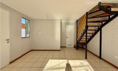 CALLE LARGA - VENDE CASA 3D 1B 2 PISOS - JARDINES DE CALLE LARGA