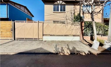 CALLE LARGA - VENDE CASA 3D 1B 2 PISOS - JARDINES DE CALLE LARGA