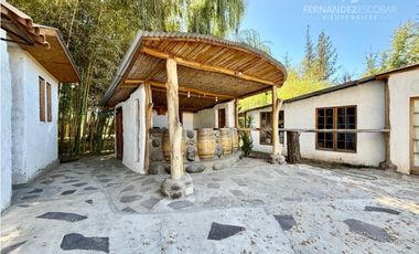 SAN ESTEBAN - VENDE PROPIEDAD CON SALÓN DE EVENTOS Y CASA DE HUESPEDES