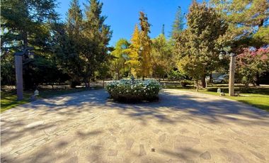 SAN ESTEBAN - VENDE PROPIEDAD CON SALÓN DE EVENTOS Y CASA DE HUESPEDES