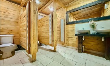 SAN ESTEBAN - VENDE PROPIEDAD CON SALÓN DE EVENTOS Y CASA DE HUESPEDES