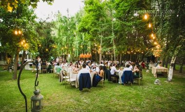 SAN ESTEBAN - VENDE PROPIEDAD CON SALÓN DE EVENTOS Y CASA DE HUESPEDES