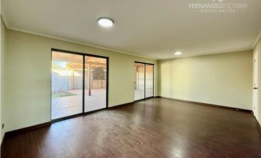 SAN ESTEBAN - VENDE CASA 3D 2B 2E COND LOS SOLARES