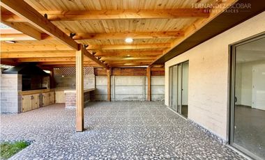 SAN ESTEBAN - VENDE CASA 3D 2B 2E COND LOS SOLARES