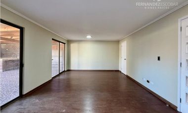 SAN ESTEBAN - VENDE CASA 3D 2B 2E COND LOS SOLARES