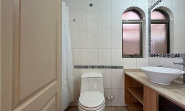 CALLE LARGA - VENDE CASA DE DOS PISOS 4D 3B COND. LOS MAITENES