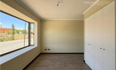 SAN ESTEBAN - VENDE CASA 3D 2B 1E COND. LOS SOLARES