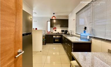 CALLE LARGA - VENDE CASA DOS PISOS 3D 3B PISCINA - CUMBRES DE AUCO