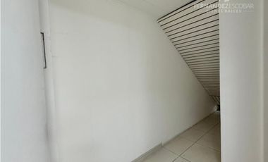 LOS ANDES - ARRIENDA LOCAL DE DOS PISOS EN LIDER EXPRESS