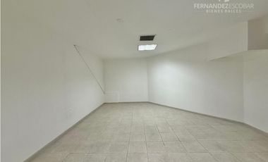 LOS ANDES - ARRIENDA LOCAL DE DOS PISOS EN LIDER EXPRESS