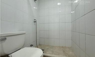 LOS ANDES - ARRIENDA LOCAL DE DOS PISOS EN LIDER EXPRESS