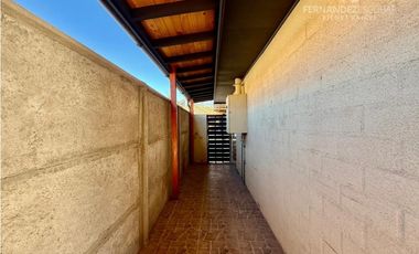 SAN ESTEBAN - VENDE CASA 3D 2B 2E COND. LOS SOLARES