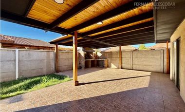 SAN ESTEBAN - VENDE CASA 3D 2B 2E COND. LOS SOLARES