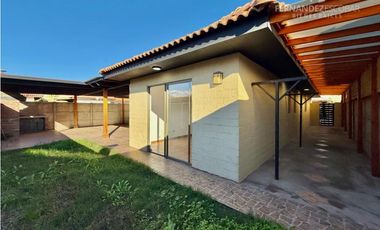 SAN ESTEBAN - VENDE CASA 3D 2B 2E COND. LOS SOLARES