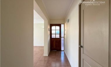 CALLE LARGA - ARRIENDA CASA DE DOS PISOS 4D 3B COND. LOS MAITENES