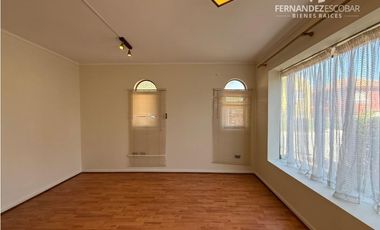 CALLE LARGA - ARRIENDA CASA DE DOS PISOS 4D 3B COND. LOS MAITENES