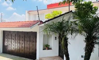 Casa en venta en Hacienda de las Palmas, Huixquilucan, México
