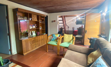 VENTA CASA ESQUINA, REGULARIZADA, 4D, 2B, E