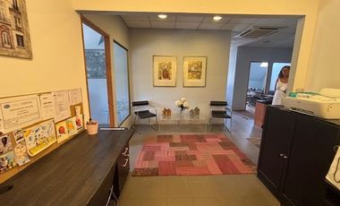 Excelente oficina Luis Pasteur 4 privados 2 estac.