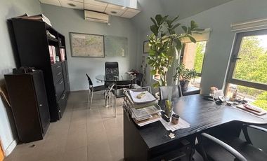 Excelente oficina Luis Pasteur 4 privados 2 estac.