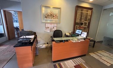 Excelente oficina Luis Pasteur 4 privados 2 estac.