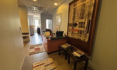 Excelente oficina Luis Pasteur 4 privados 2 estac.