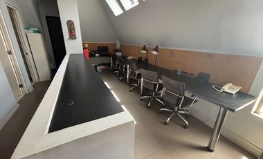 Excelente oficina Luis Pasteur 4 privados 2 estac.