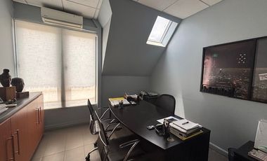 Excelente oficina Luis Pasteur 4 privados 2 estac.