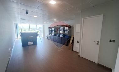 Oficina Nueva Con Estacionamiento - Av. La Dehesa