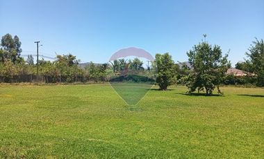 Parcela con Casa piscina y jardín en Melipilla