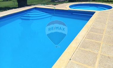 Parcela con Casa piscina y jardín en Melipilla