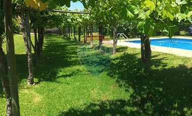 Parcela con Casa piscina y jardín en Melipilla